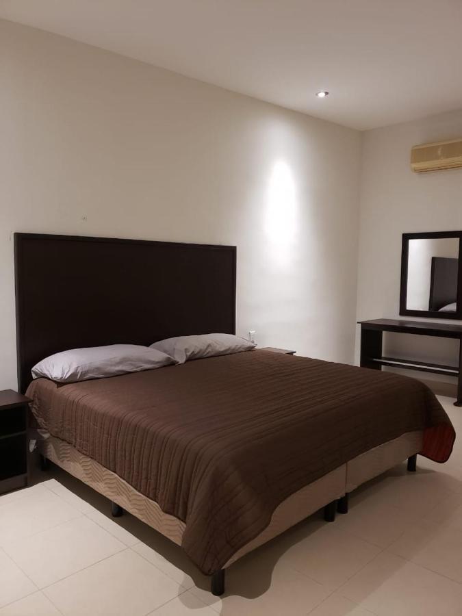 Habitaciones Boulevard シウダー・バージェス エクステリア 写真